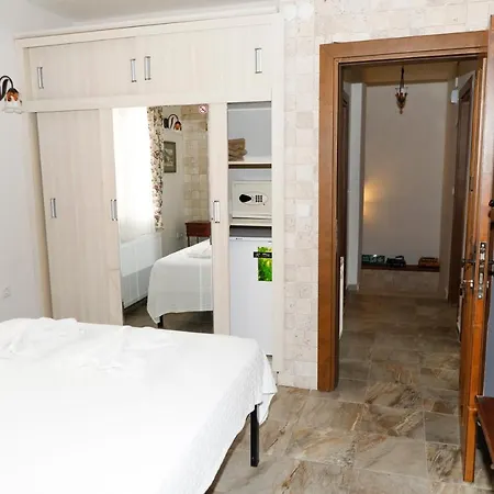 Lotus Butik Gazde/Camere de închiriat Seferihisar